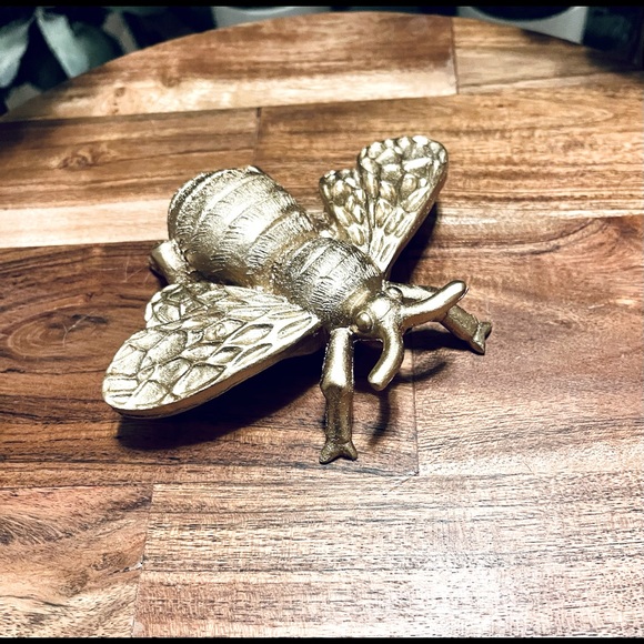 Target Other - Target Gold Resin Bumble Bee Garden Figure Tiered Tray Decor